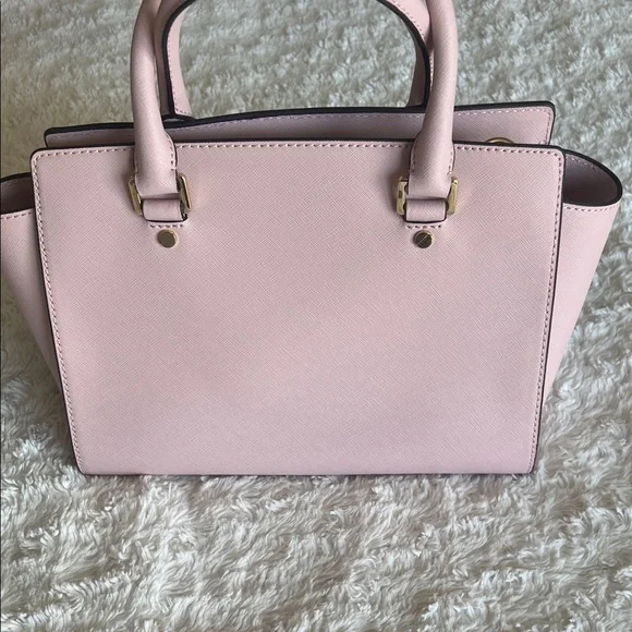 Michael Kors Selma Pink Saffiano Satchel with Gold Hardware - Picture 6 of 8